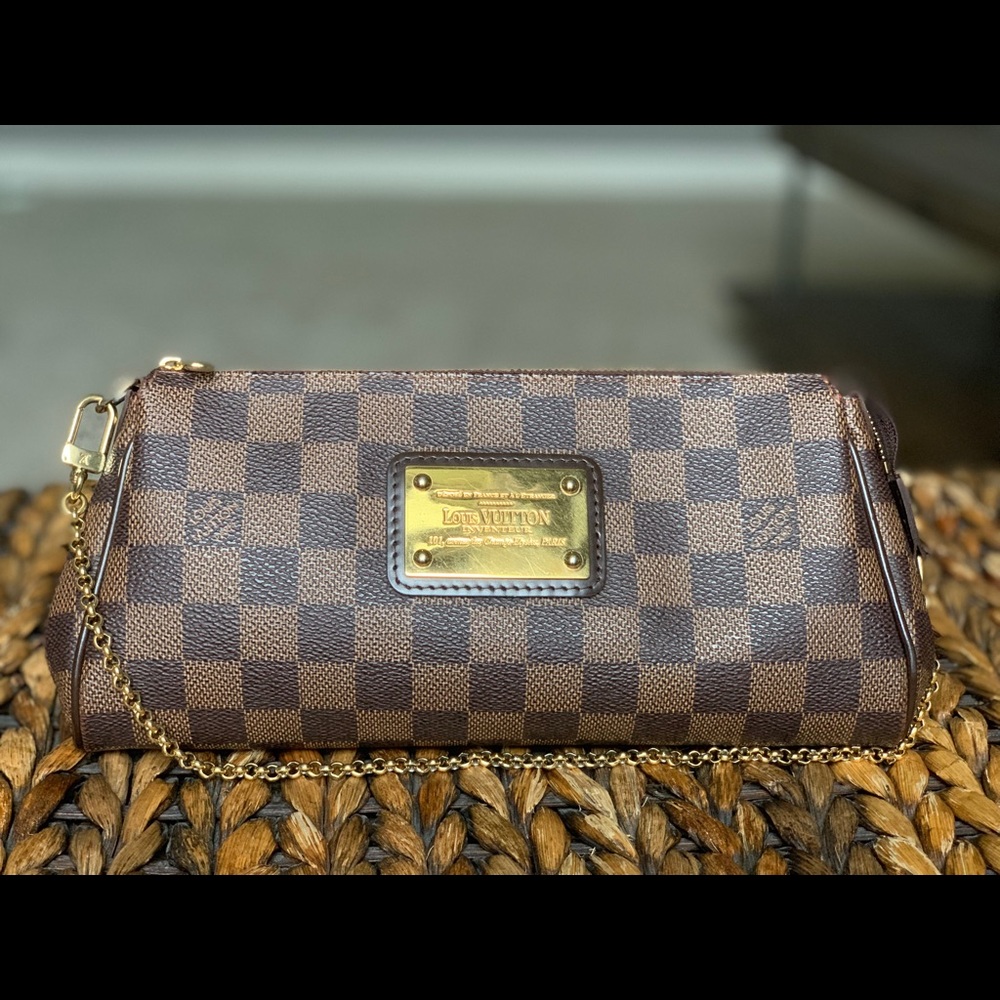 Retired Eva Clutch Damier Ebene